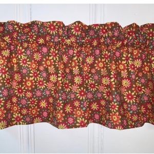 Floral flower power daisy valance curtain